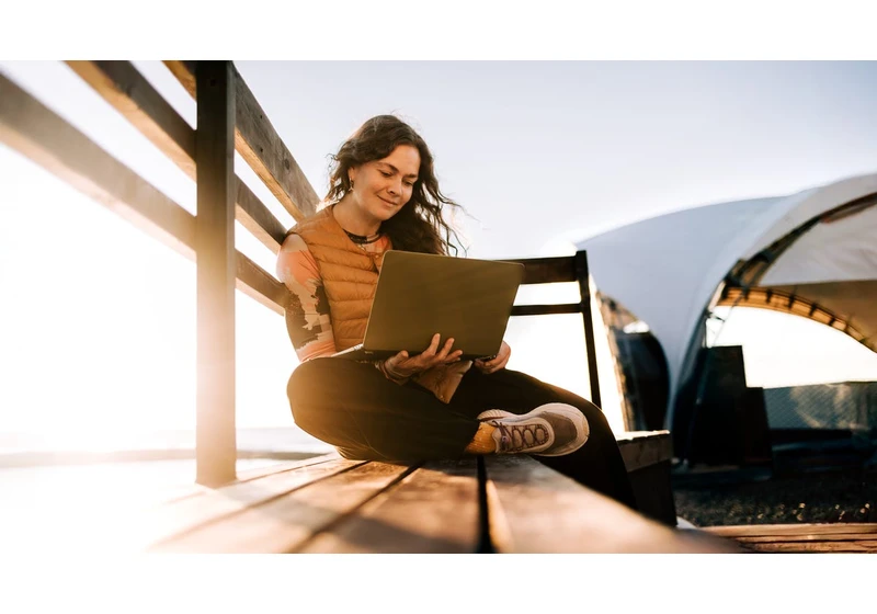 Going on Vacation? Here’s How to Get Free, Secure Wi-Fi Anywhere