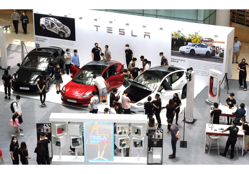 PSA: The cheapest Tesla car won't qualify for full federal tax credit starting January 1