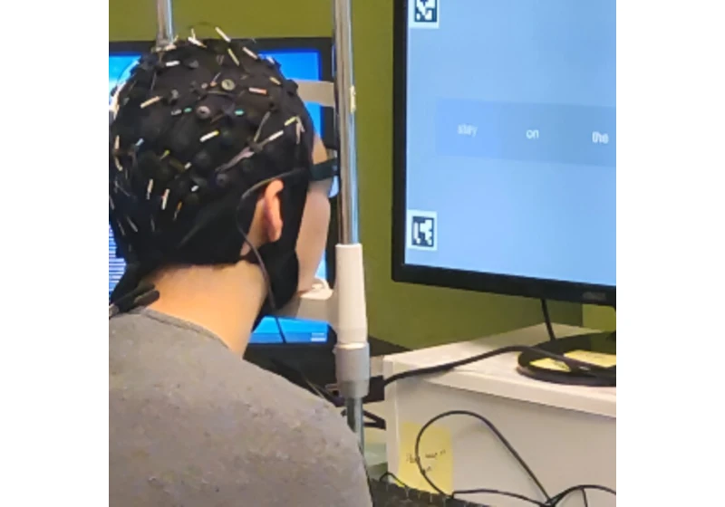 Přenosné zařízení s inteligencí DeWave čte myšlenky