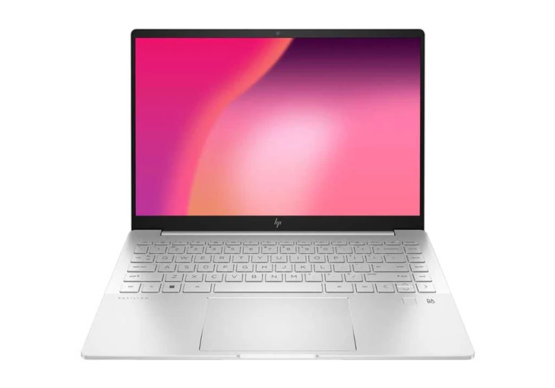Score this fast HP laptop with an OLED display for just $680