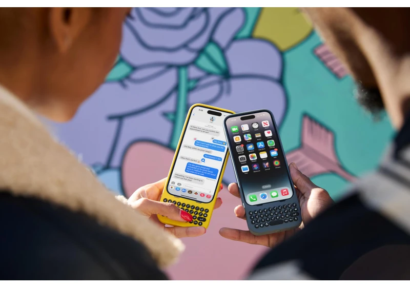 Clicks wants to make physical iPhone keyboard cases a thing again
