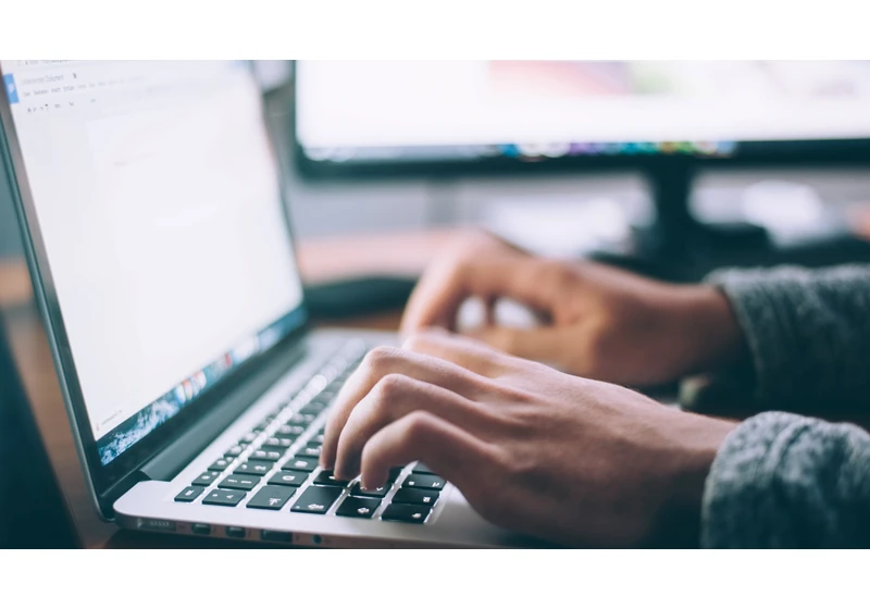 Native capture: why it’s non-negotiable for modern compliance teams 