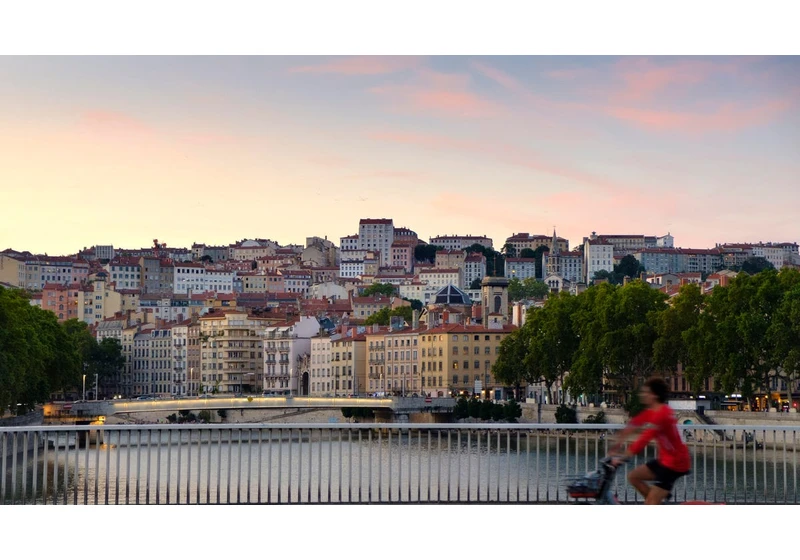 Lyon Is Replacing Windows and Microsoft Office with Linux and OnlyOffice