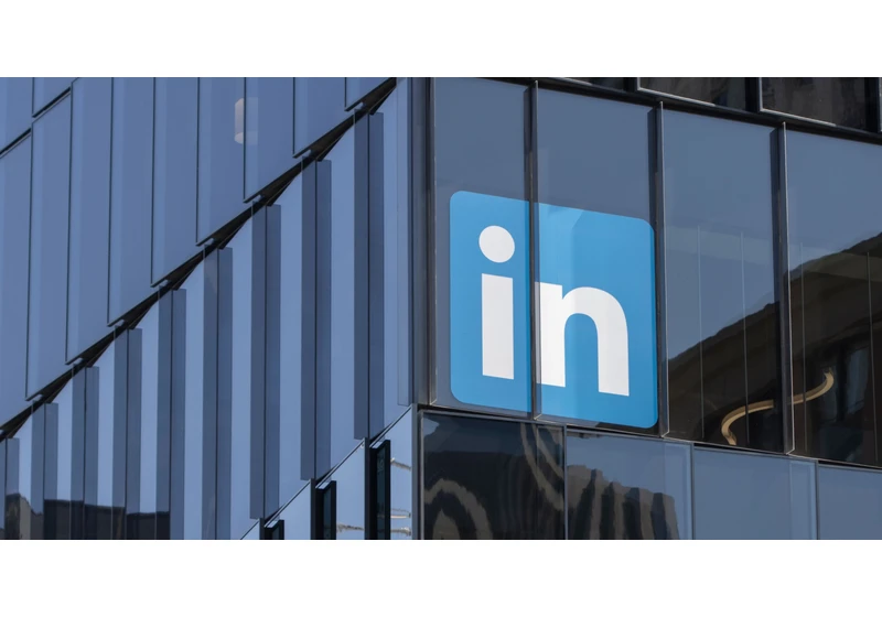 LinkedIn Rolls Out 4 Updates For Business Pages via @sejournal, @MattGSouthern