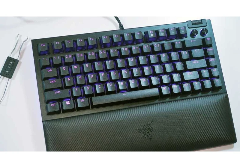 BlackWidow V4 75% review: Razer’s first ‘custom’ board is a big step forward