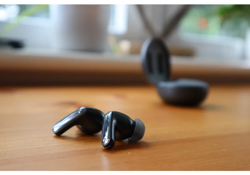 These 5-star LG earbuds are now less than half price