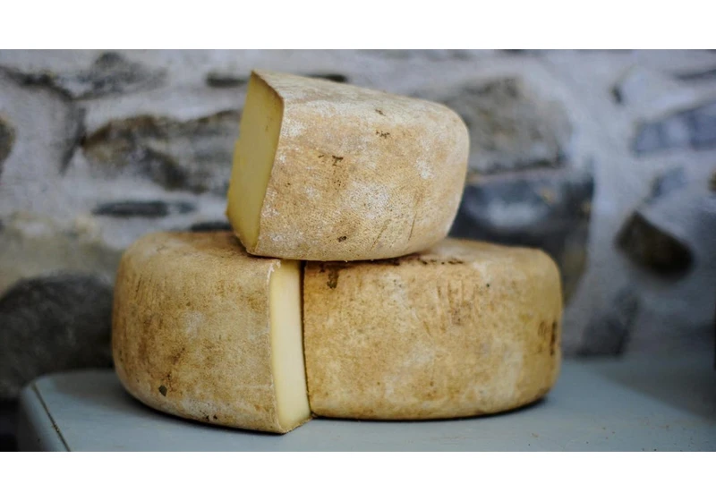 Want Your Cheese to Stay Fresh? Ditch the Plastic Wrap